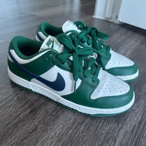Nike Dunks Kids Green and Navy Sneakers